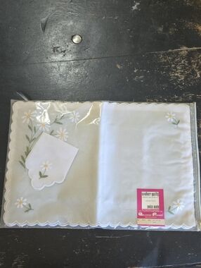 White Embroidered Daisy Placemat Set with Napkins